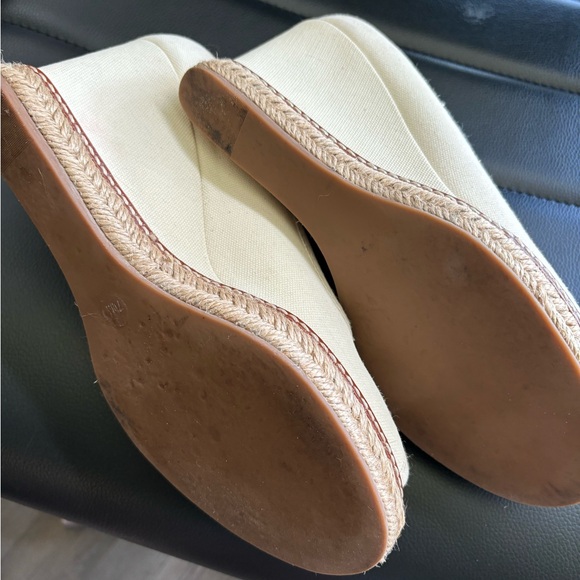 Tory Burch white canvas Jackie wedge, 7.5 EUC $140 - Picture 3 of 4